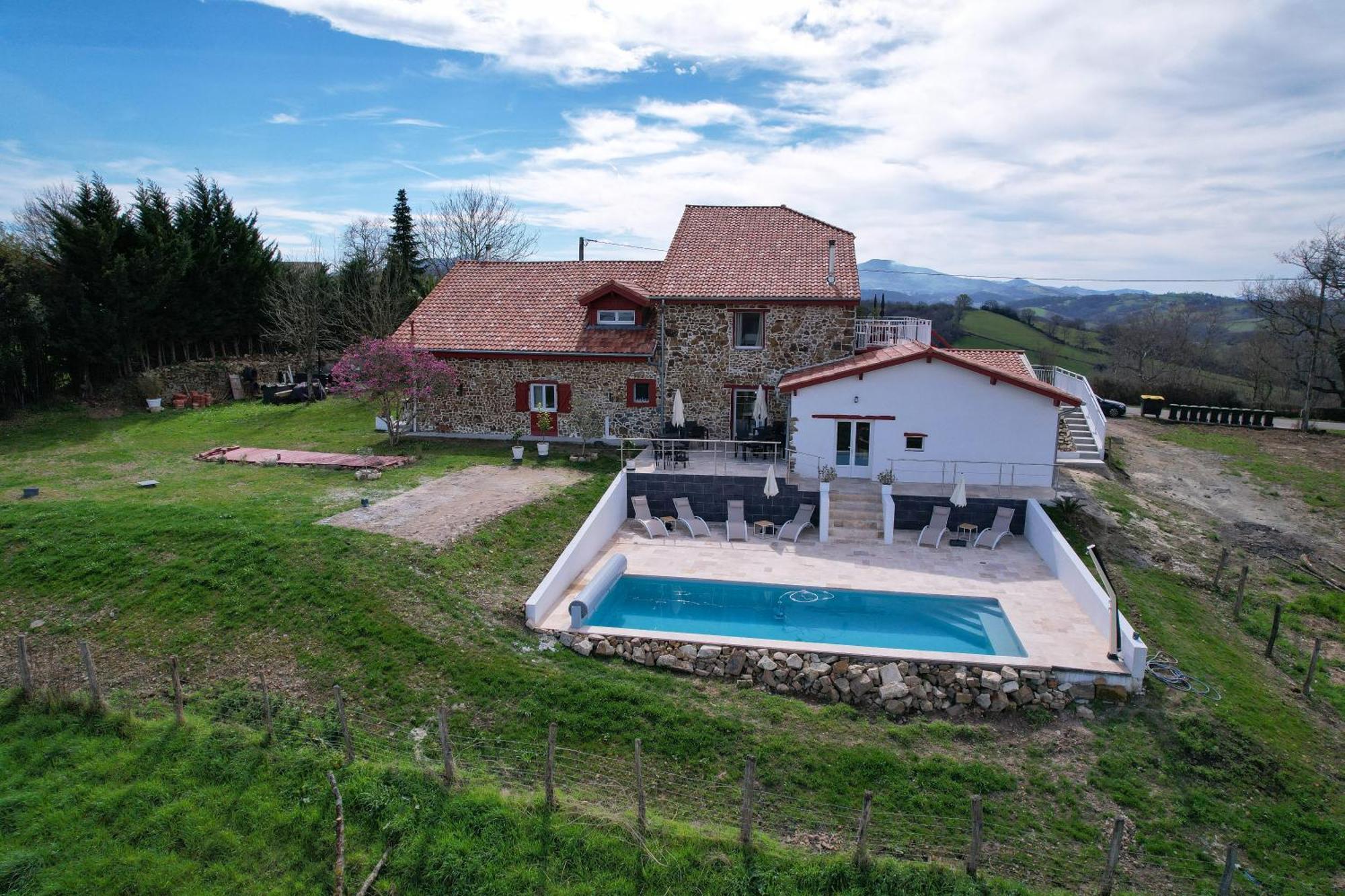 Bed & Breakfast Perbos 1556 La Bastide-Clairence ภายนอก รูปภาพ