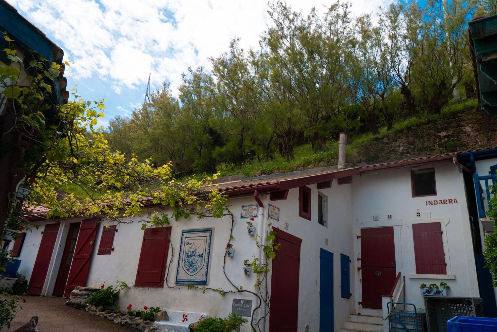 Bed & Breakfast Perbos 1556 La Bastide-Clairence ภายนอก รูปภาพ