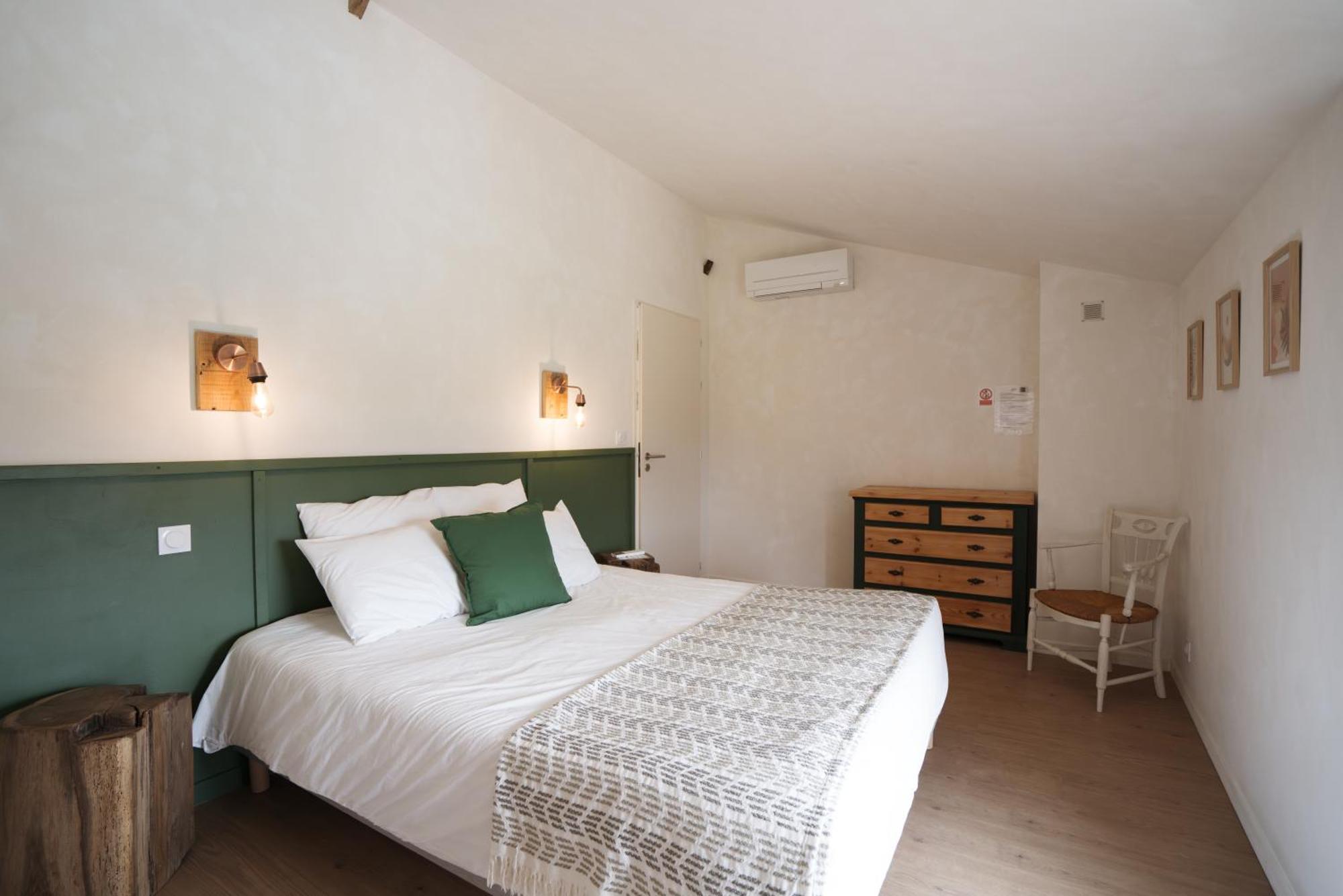 Bed & Breakfast Perbos 1556 La Bastide-Clairence ภายนอก รูปภาพ