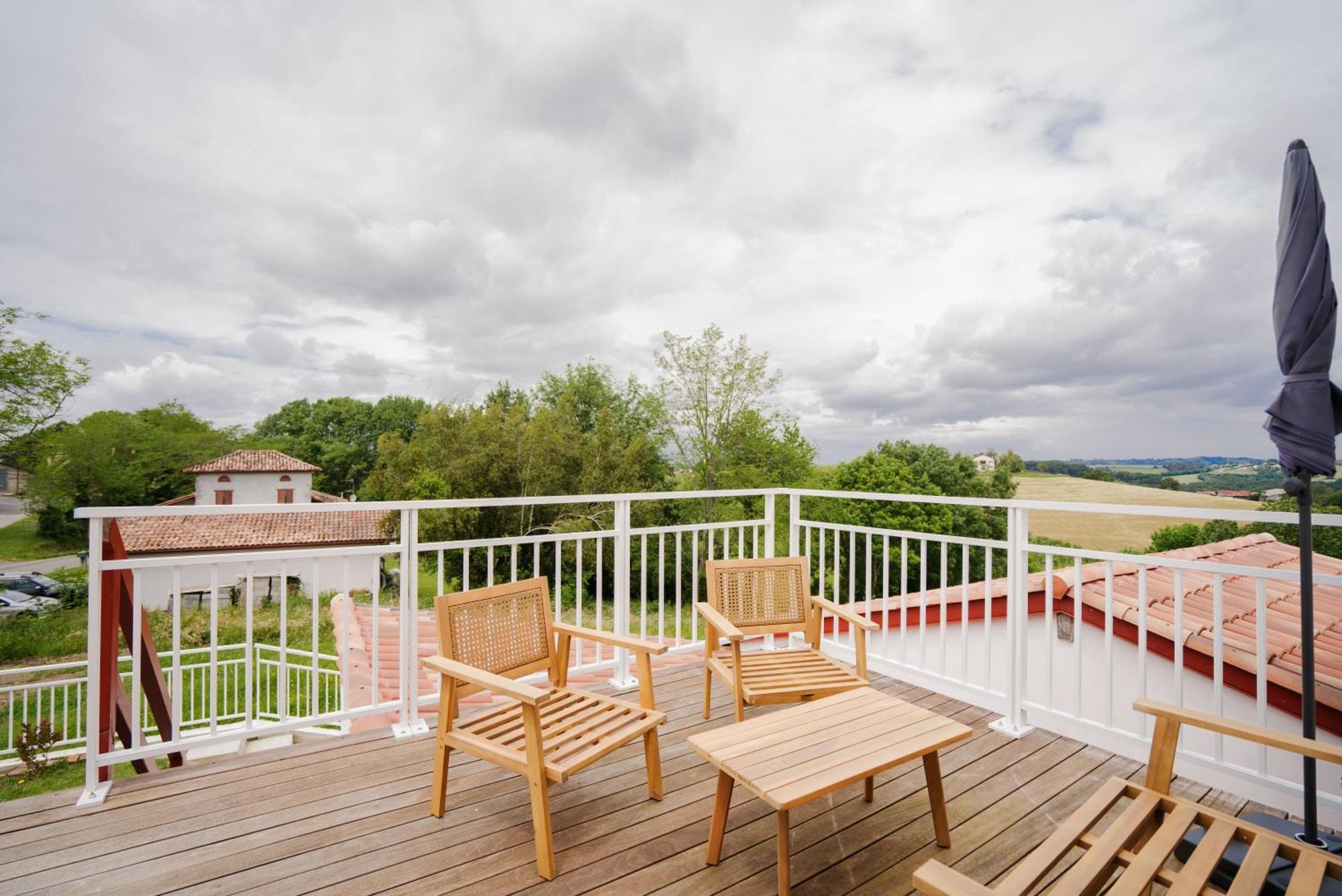 Bed & Breakfast Perbos 1556 La Bastide-Clairence ภายนอก รูปภาพ